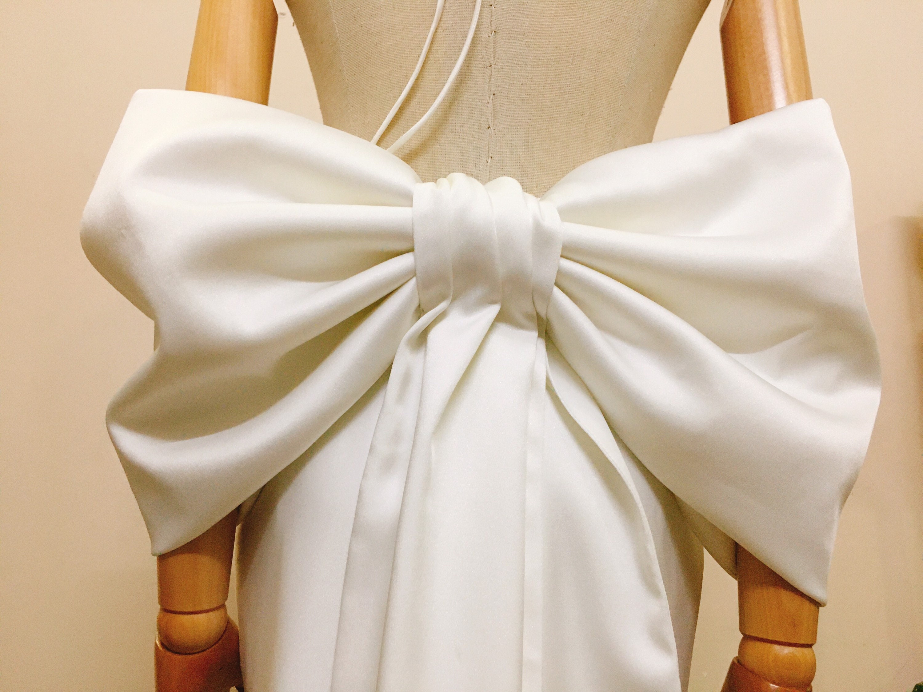 how-to-tie-a-dress-bow-how-to-make-my-bow-stays-in-place